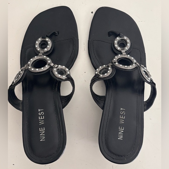 Nine West Rhinestone Medallion Black Wedge Sandals, Women’s 7 - Picture 2 of 8
